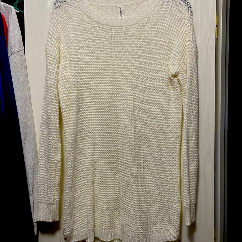 Zenana Premium Sweater. Size Small.